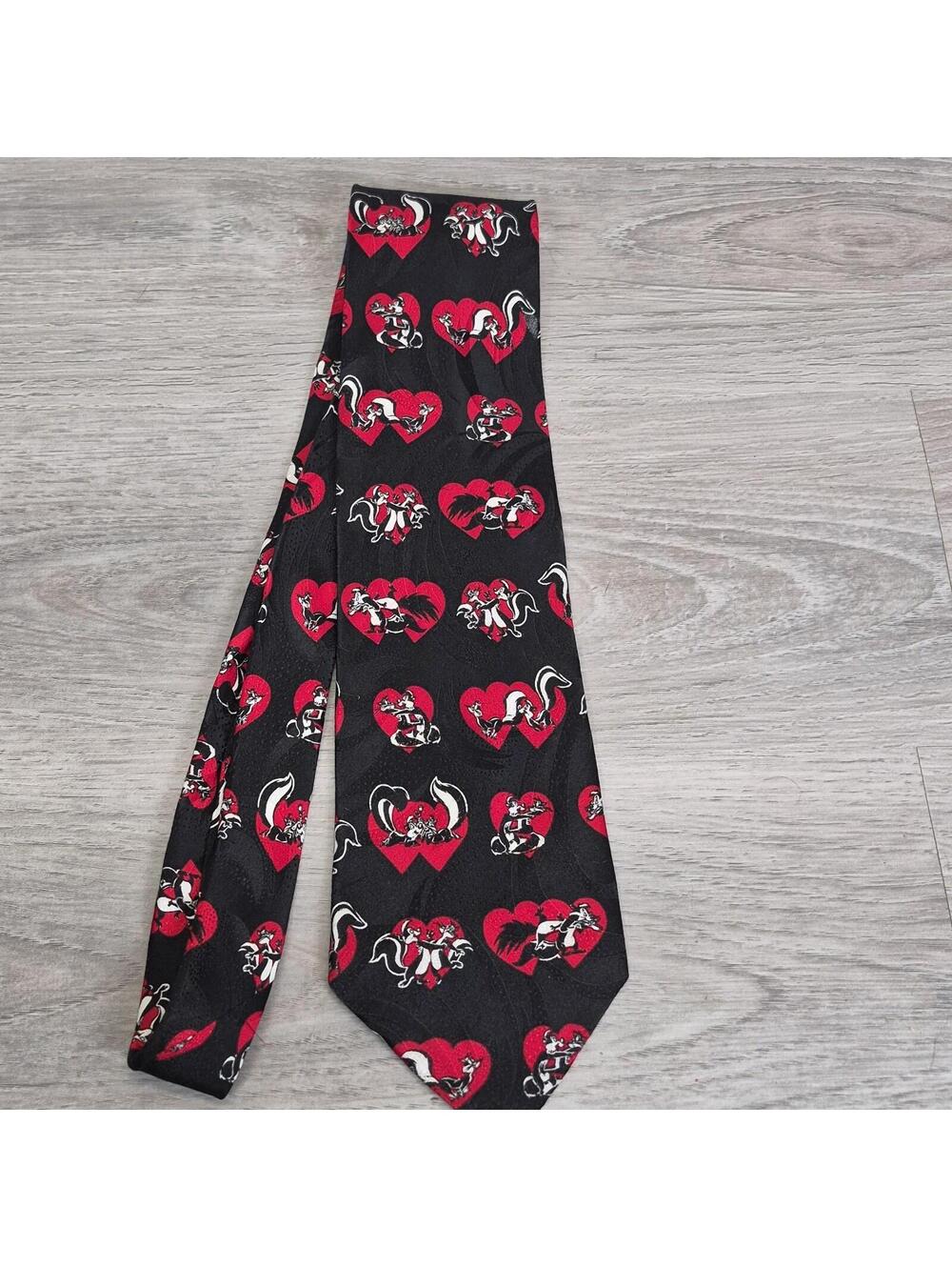 Looney Tunes Silk Tie Black Red Pepe Le Pew Hearts Love Amour 1997 WB 58"